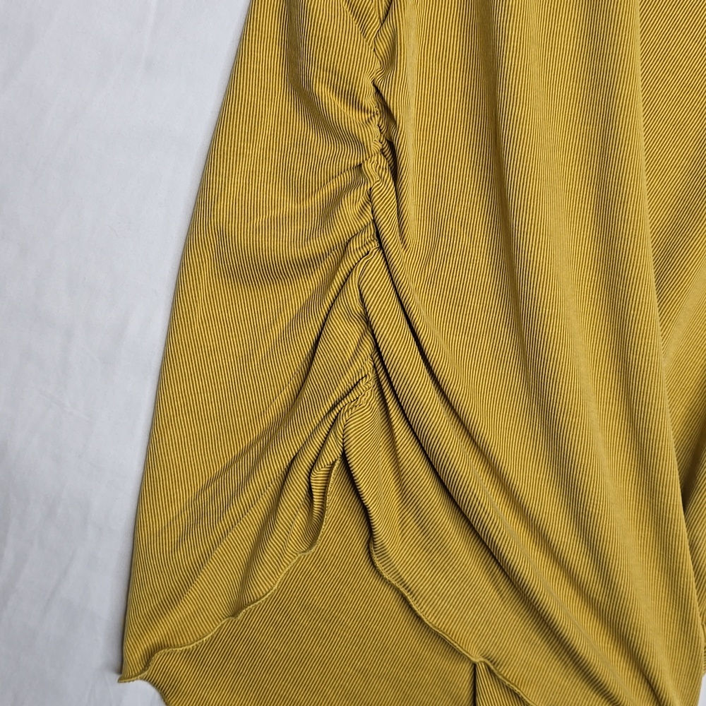 Mystree Mustard Yellow Ruched Lettuce Edge NWT - Picture 3 of 7